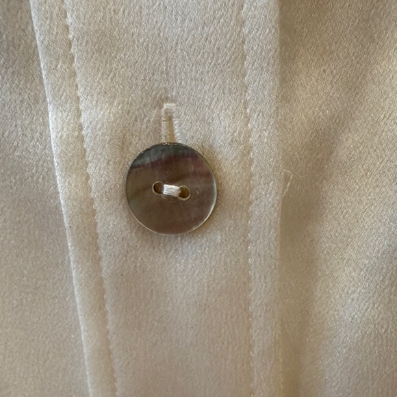 VINCE PEARL COLOR SILK SIZE XS BUTTON DOWN SHORT SLEEVE TOP - Picture 2 of 12